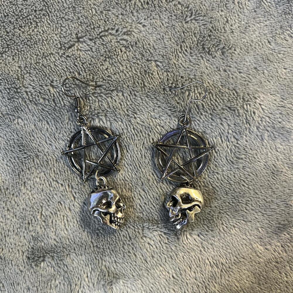 Silver pentagram and skull earrings